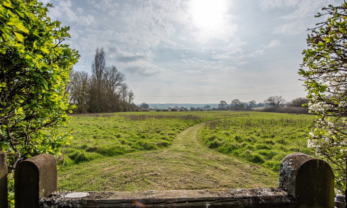 OxneyIsleBarnSJRPhot_934b-ae6e-d3f6-1d23-ad95-5b4d-9667-8422_20260326081939.jpg