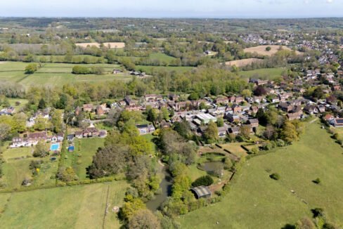 PineCottageHawkhurst_3557-7161-a8d9-0009-eaf1-c43b-a134-52be_20260428082659.jpg