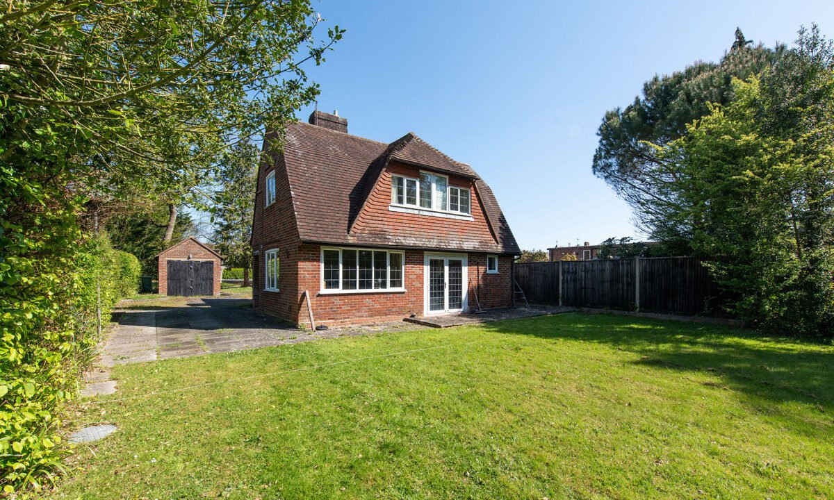 PineCottageHawkhurst_63d4-89e7-a53a-d768-f6d8-39e5-5052-50dc_20260428081949.jpg
